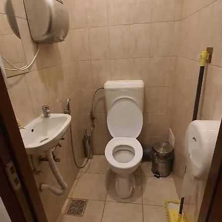 Popcorn Hostel *