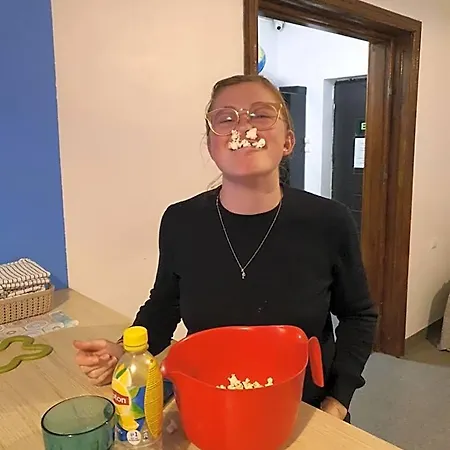 Popcorn Hostel *